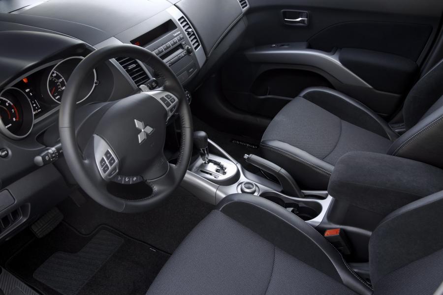  Mitsubishi Outlander 2010 года  (фото 7 из 28)
